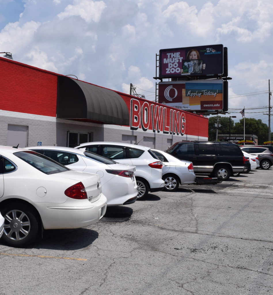 AMF Sportsman Lanes Visit Findlay