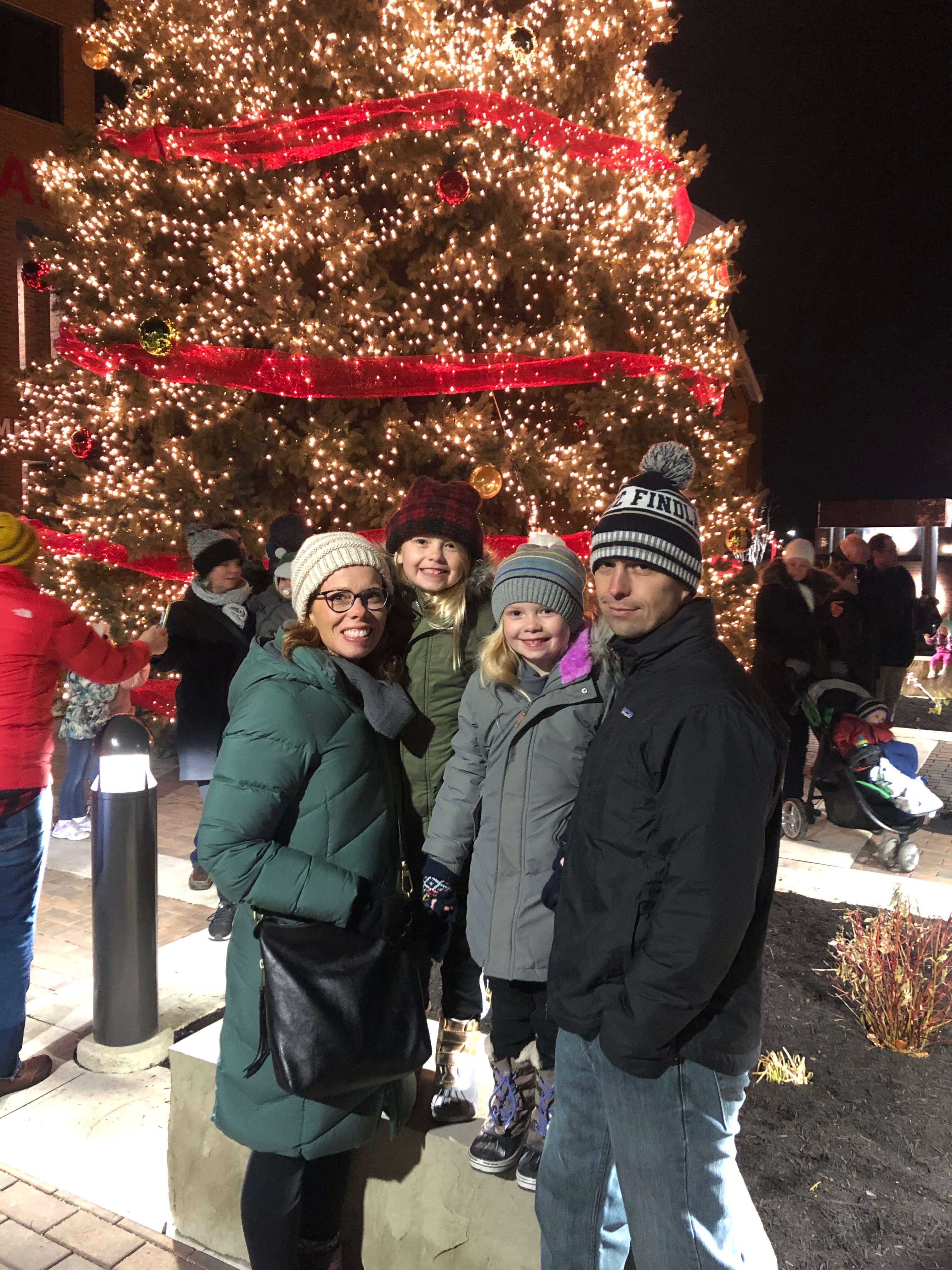 Visit Findlay director Alissa Preston shares her top ten favorite things about Findlay at Christmas, like WinterFest, luminaries, champagne, and tacos! • VisitFindlay.com