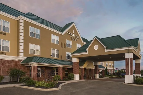 Country Inn & Suites