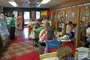 Visit Findlay Blogger Abby Rachel shares some of her favorite places and healthy dishes to enjoy in Findlay, Ohio - see her suggestions here! • VisitFindlay.com