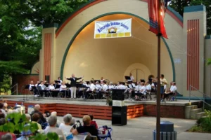 Tap your toes outdoors this summer! Check out our round-up of local spots to enjoy live music and the sunshine this summer! • VisitFindlay.com