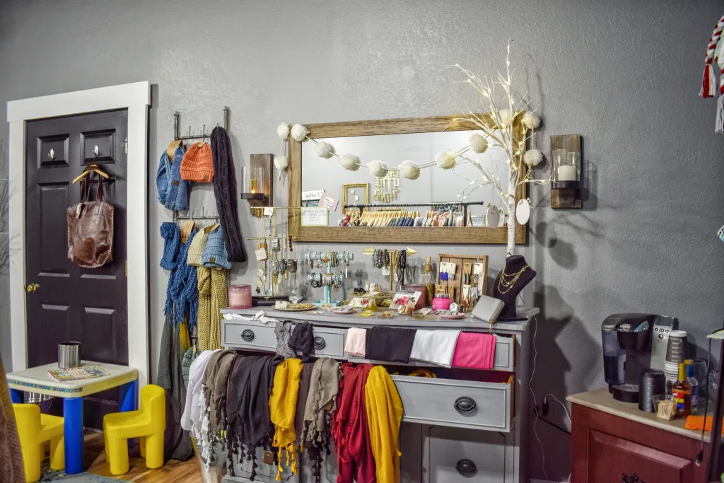 Get to know Shenna Gonzalez, the owner of Downtown Findlay's Shimmery Belle Boutique! Shimmery Belle is open for in-person or online shopping! • VisitFindlay.com