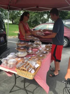 Arlington, Ohio is a great place to visit - from doughnuts to ice cream to festivals, see our top five reasons here! • VisitFindlay.com