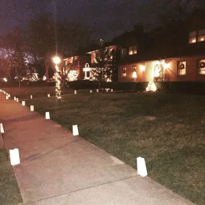 Celebrate Christmas Weekend in Findlay! Go Caroling in Dorney Plaza, take a ride on the North Pole Express and check out the luminaries on South Main Street • VisitFindlay.com