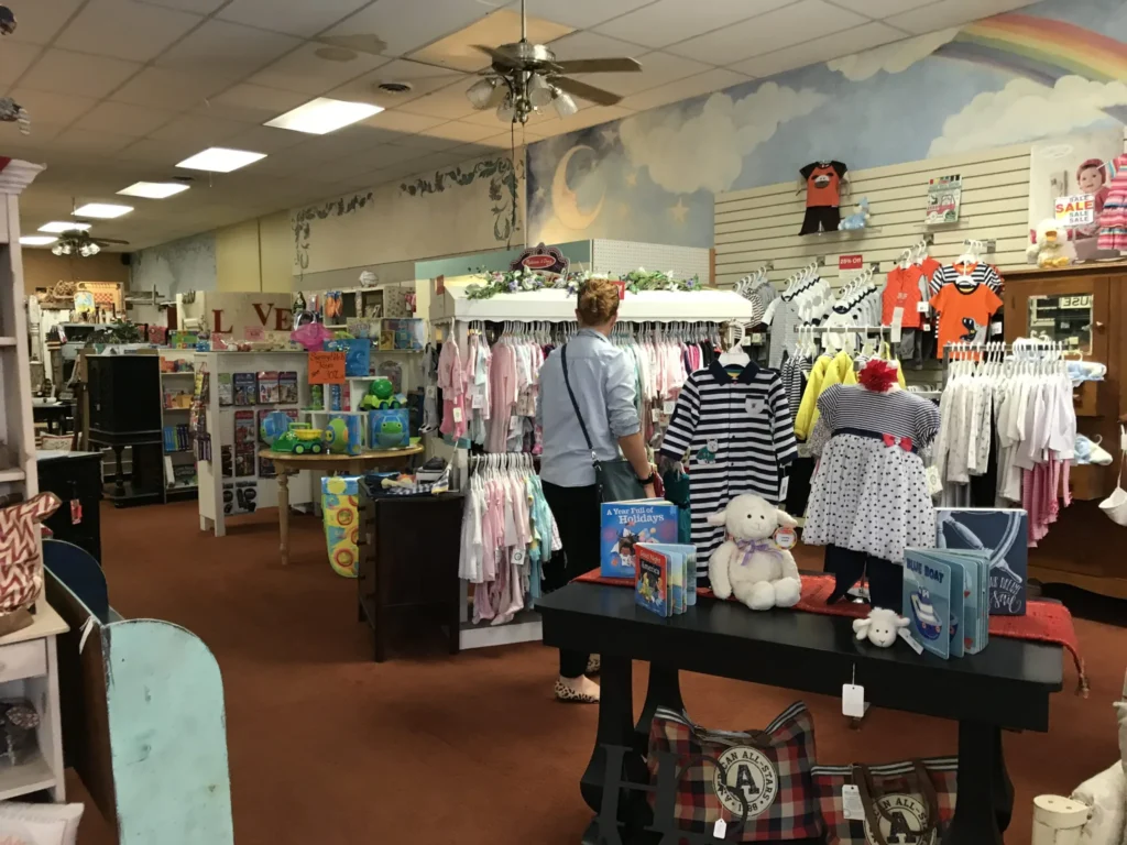 Spring is the season of babies, and we have your list of go-to spots for baby shower gifts here that will impress any mom-to-be! • VisitFindlay.com