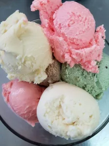 Arlington, Ohio is a great place to visit - from doughnuts to ice cream to festivals, see our top five reasons here! • VisitFindlay.com