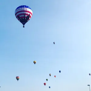 Visit Findlay Blogger Julie Brown shares the magical experience of catching the Flag City BalloonFest hot air balloons in the air!  •  VisitFindlay.com