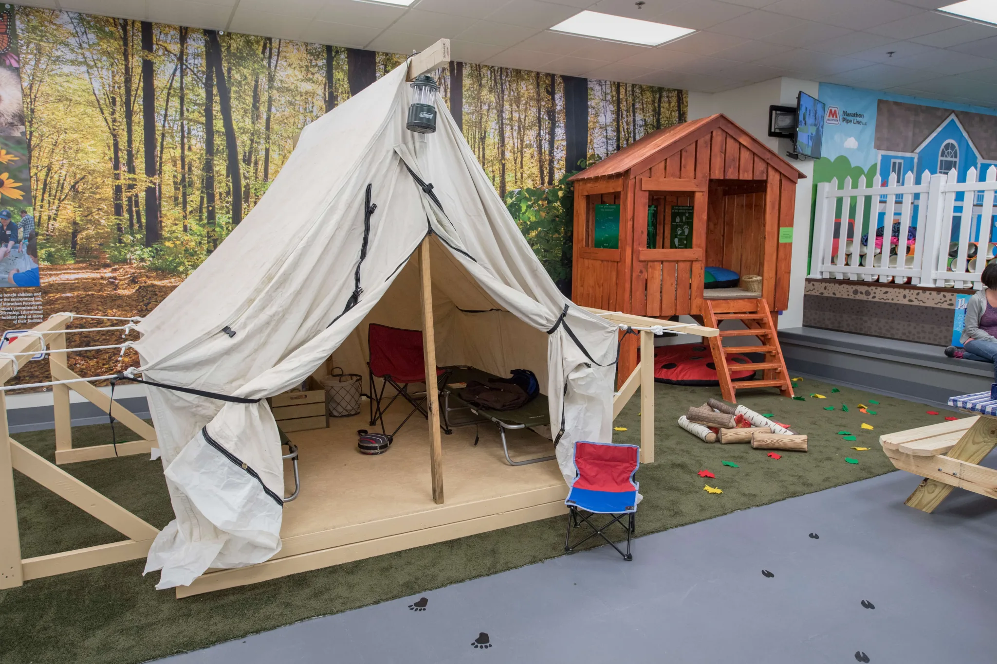 Cold weather can cause kids (and parents!) go stir-crazy. Visit Findlay Blogger Ashley shares her kid's cold weather haven-the Children's Museum of Findlay! • VisitFindlay.com