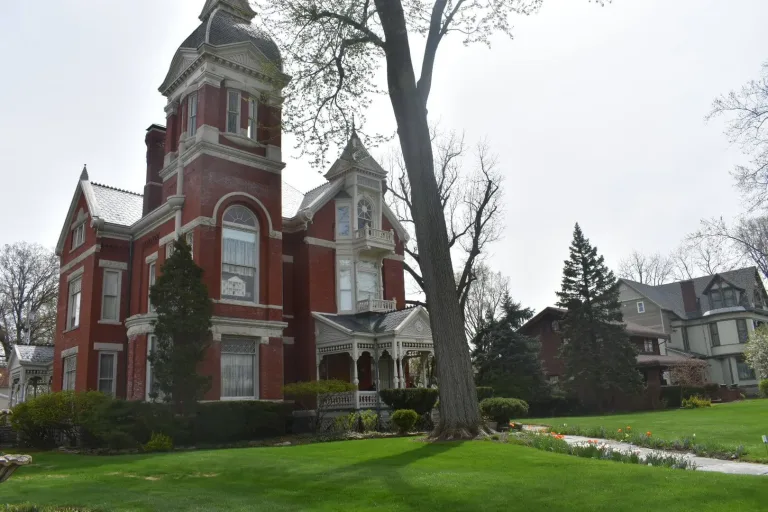 3 Places to See Spring in Findlay Color