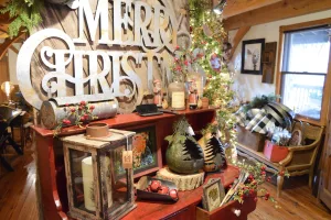 Make your list and check it twice - Christmas is around the corner!  Check out this gift guide to Findlay and Hancock County and get shopping!  •  VisitFindlay.com