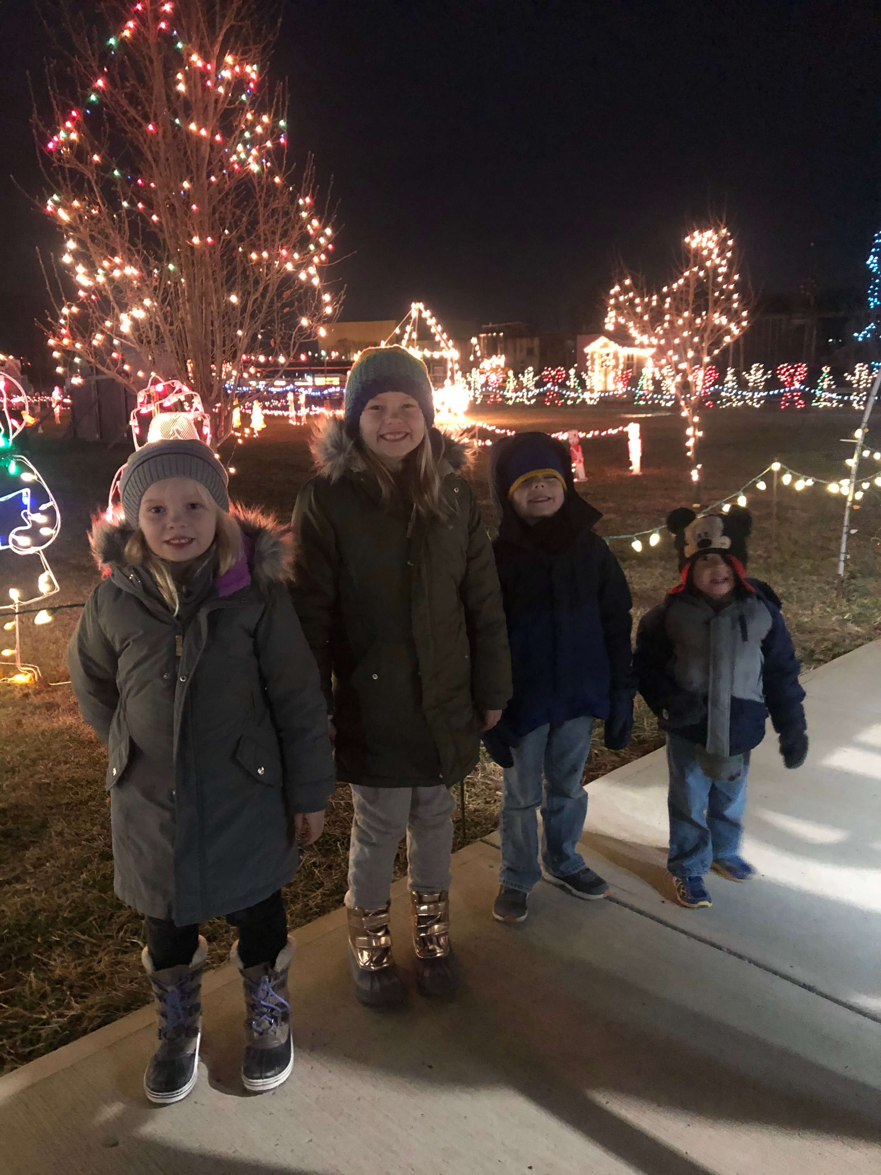 Visit Findlay director Alissa Preston shares her top ten favorite things about Findlay at Christmas, like WinterFest, luminaries, champagne, and tacos! • VisitFindlay.com
