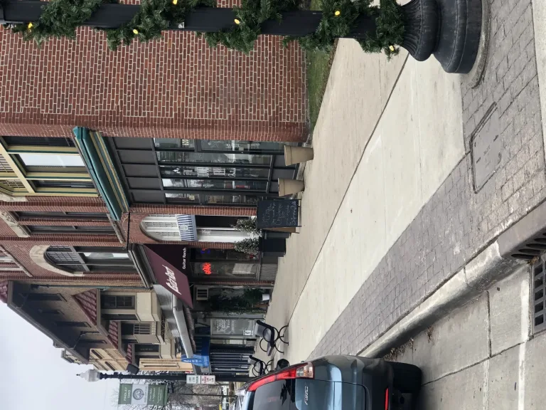 Downtown Findlay is a great place for your family to spend a weekend day.  Enjoy local shops, a coffee and sweets date, a workout, and an overall great day!  •  VisitFindlay.com