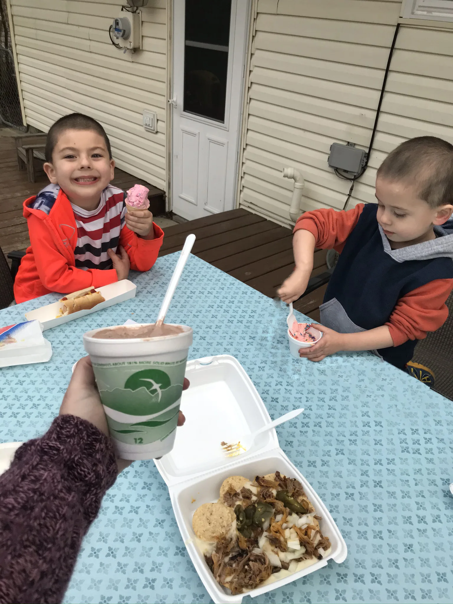 Visit Findlay’s Danielle and her family have implemented a weekly ice cream for dinner tradition to determine who has the best soft serve ice cream in town! • VisitFindlay.com