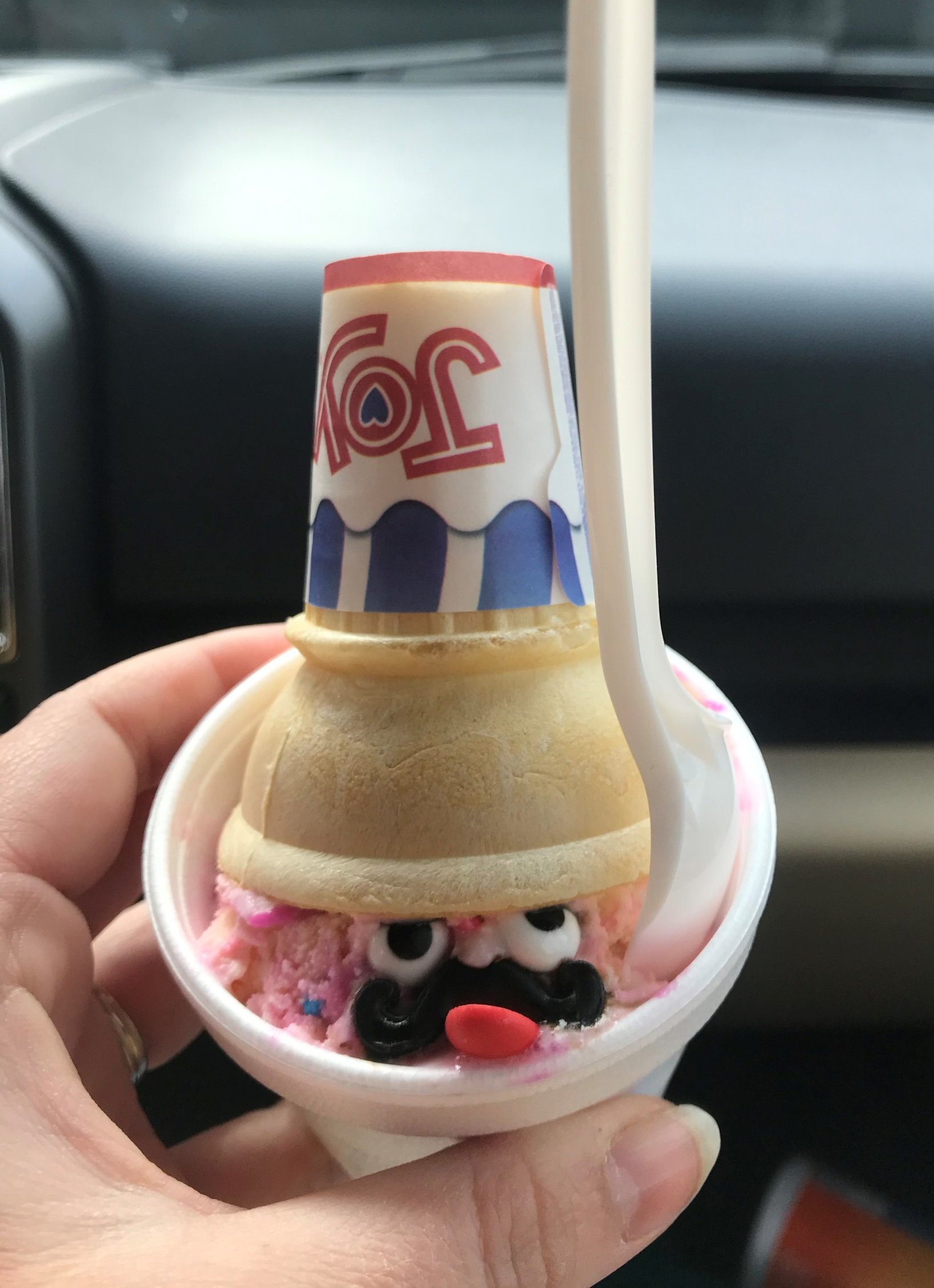 Visit Findlay’s Danielle and her family have implemented a weekly ice cream for dinner tradition to determine who has the best soft serve ice cream in town! • VisitFindlay.com