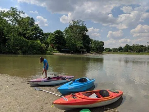 Visit Findlay blogger Sarah shares her family's experience with kayaking on the Blanchard River, perfect for a fun, family-friendly outdoor activity! • VisitFindlay.com