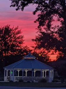 Find the perfect picnic spot for your local takeout this fall!  Check out these suggestions on spots to enjoy both your meal and the view. • VisitFindlay.com