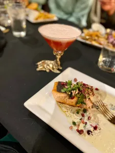 Visit Findlay Blogger Ashley shares her favorite spots to show friends who are visiting over the holiday break - See her suggestions here! • VisitFindlay.com