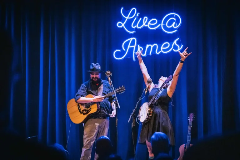 Live@Armes: A Listening Experience
